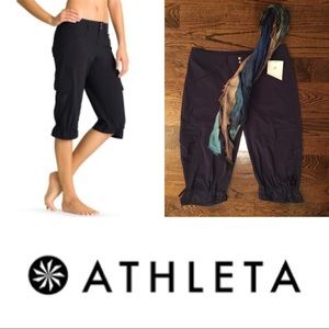 NWT! Athleta Cute Capri Pants in Navy Blue Size 4